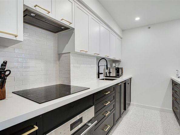 1621 Collins Ave 504C, Miami Beach FL 33139
