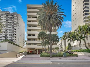 1621 Collins Ave