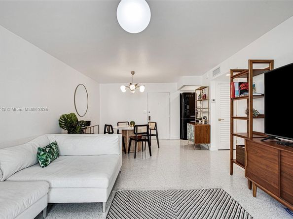 1621 Collins Ave 504C, Miami Beach FL 33139