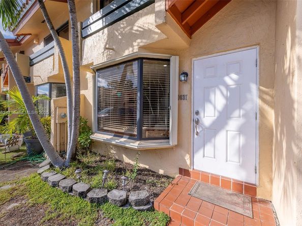 10037 SW 77th Ct, Miami FL 33156