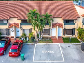 10037 SW 77th Ct, Miami FL 33156