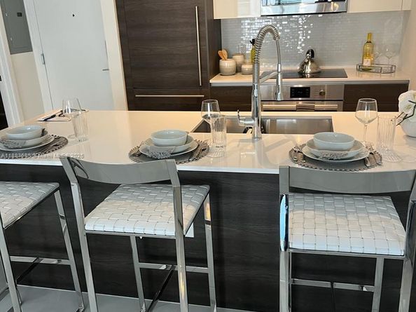 301 Altara Ave 805, Coral Gables FL 33146