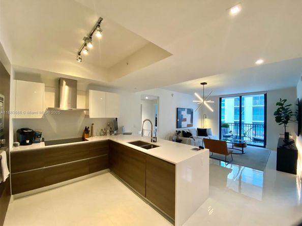 301 Altara Ave 805, Coral Gables FL 33146