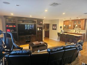 3070 Perriwinkle Cir, Davie FL 33328