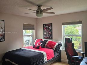 3070 Perriwinkle Cir, Davie FL 33328