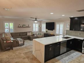 3070 Perriwinkle Cir, Davie FL 33328