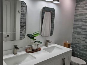 3070 Perriwinkle Cir, Davie FL 33328