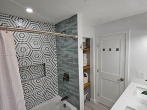 3070 Perriwinkle Cir, Davie FL 33328