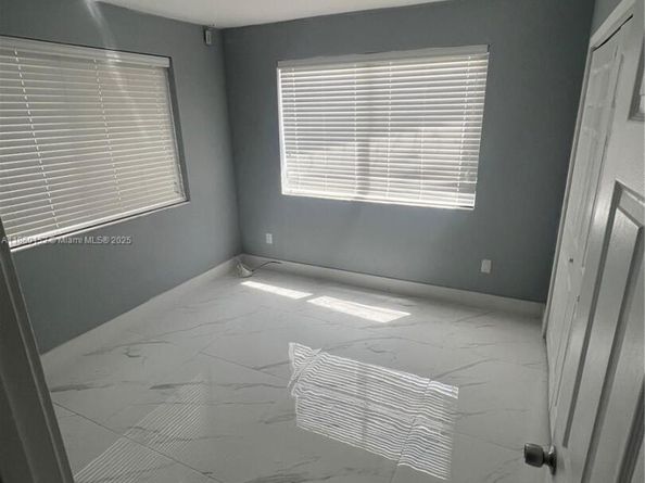 3285 NW 92nd St, Miami FL 33147