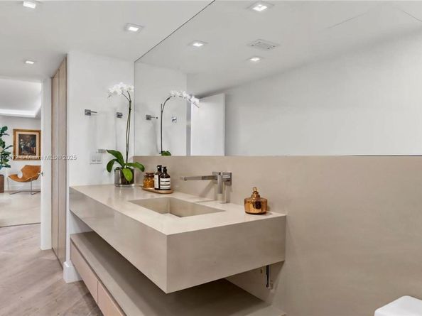 2301 Collins Ave 1432, Miami Beach FL 33139