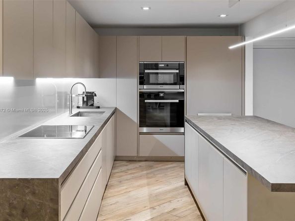 2301 Collins Ave 1432, Miami Beach FL 33139