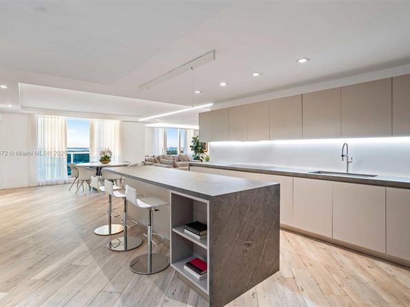 2301 Collins Ave 1432, Miami Beach FL 33139