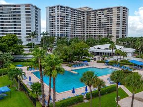 2500 Parkview Dr 517, Hallandale Beach FL 33009