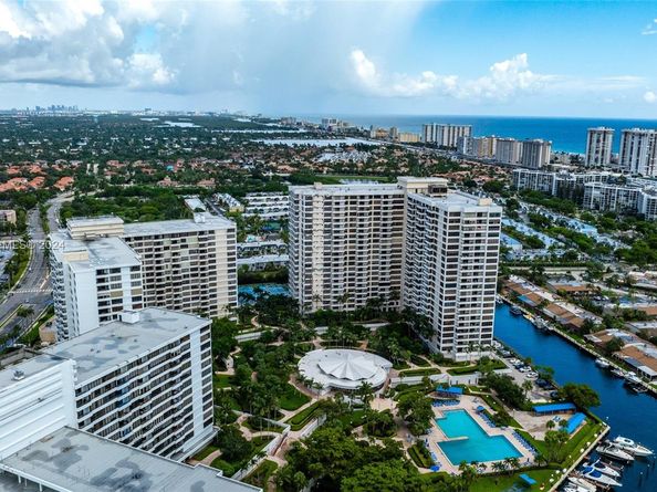 2500 Parkview Dr 517, Hallandale Beach FL 33009