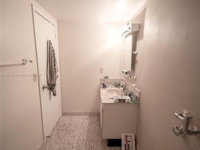 2500 Parkview Dr 517, Hallandale Beach FL 33009