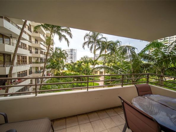 2500 Parkview Dr 517, Hallandale Beach FL 33009