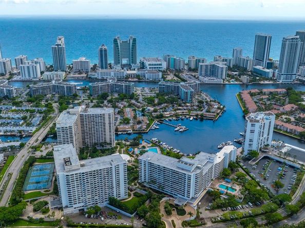 2500 Parkview Dr 517, Hallandale Beach FL 33009