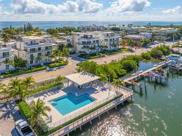 350 Desoto St, Hollywood FL 33019