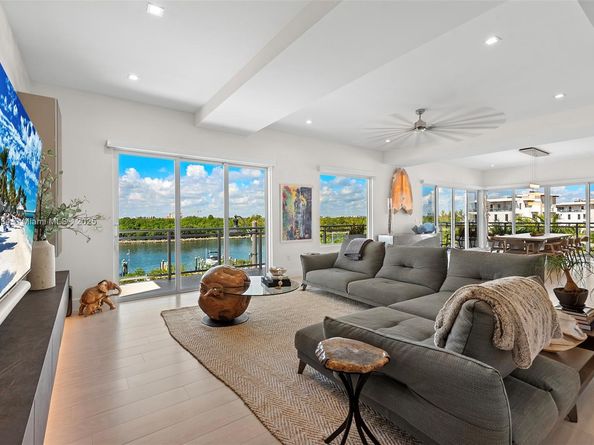 350 Desoto St, Hollywood FL 33019