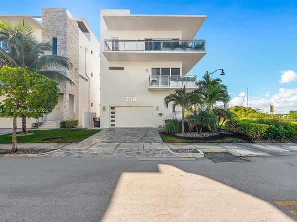 350 Desoto St, Hollywood FL 33019