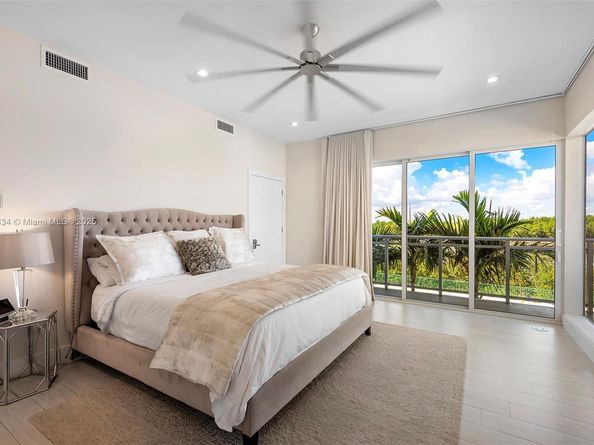 350 Desoto St, Hollywood FL 33019