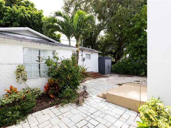 1866 NW 47th St, Miami FL 33142