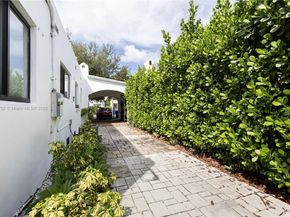 1866 NW 47th St, Miami FL 33142