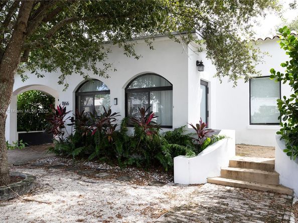 1866 NW 47th St, Miami FL 33142