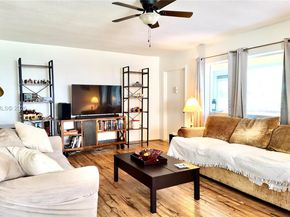 412 S Luna Ct 11, Hollywood FL 33021