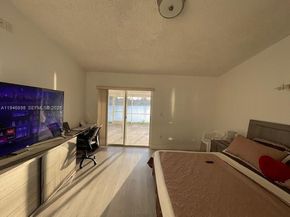 600 SE 25th Ln, Homestead FL 33033