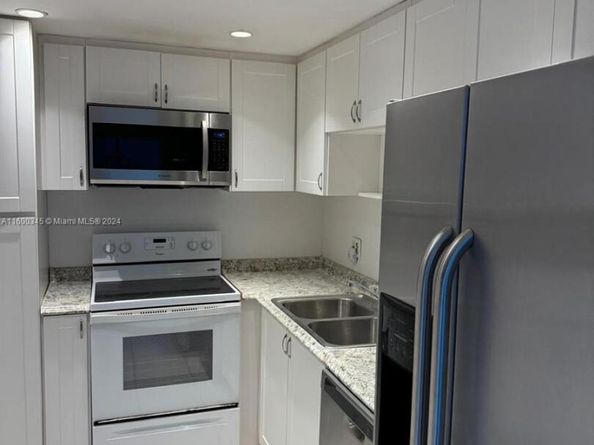 400 Kings Point Dr 719, Sunny Isles Beach FL 33160