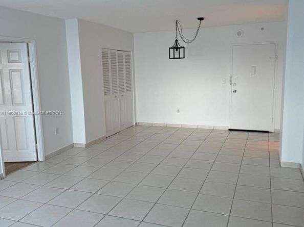 400 Kings Point Dr 719, Sunny Isles Beach FL 33160