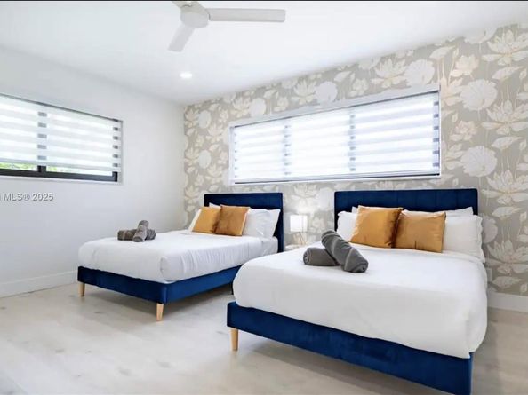 1141 N Northlake Dr, Hollywood FL 33019