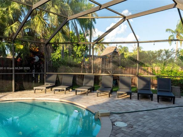 1141 N Northlake Dr, Hollywood FL 33019