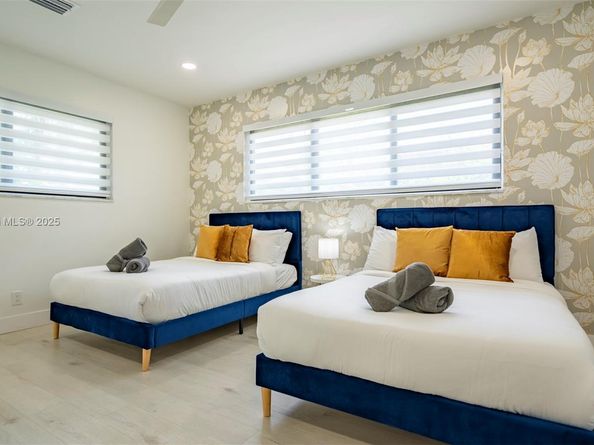 1141 N Northlake Dr, Hollywood FL 33019