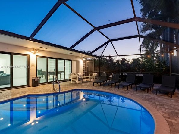 1141 N Northlake Dr, Hollywood FL 33019