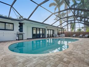 1141 N Northlake Dr, Hollywood FL 33019