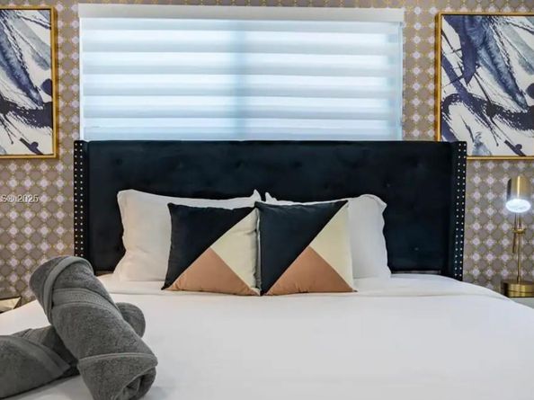 1141 N Northlake Dr, Hollywood FL 33019