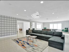 1141 N Northlake Dr, Hollywood FL 33019