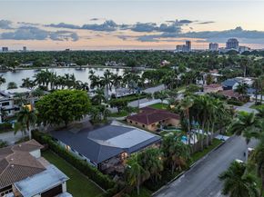 1141 N Northlake Dr, Hollywood FL 33019