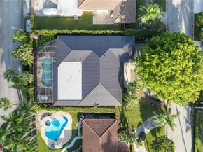 1141 N Northlake Dr, Hollywood FL 33019