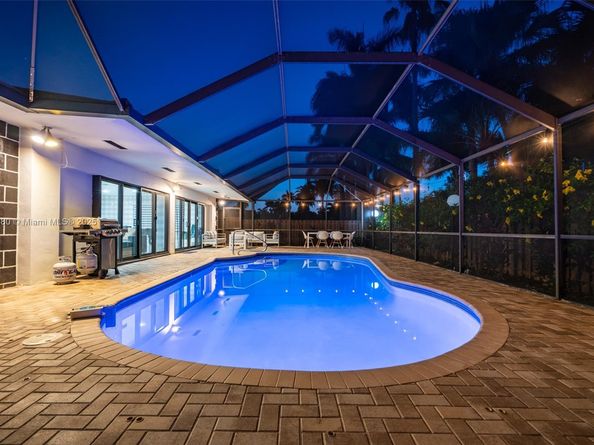 1141 N Northlake Dr, Hollywood FL 33019