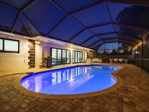 1141 N Northlake Dr, Hollywood FL 33019