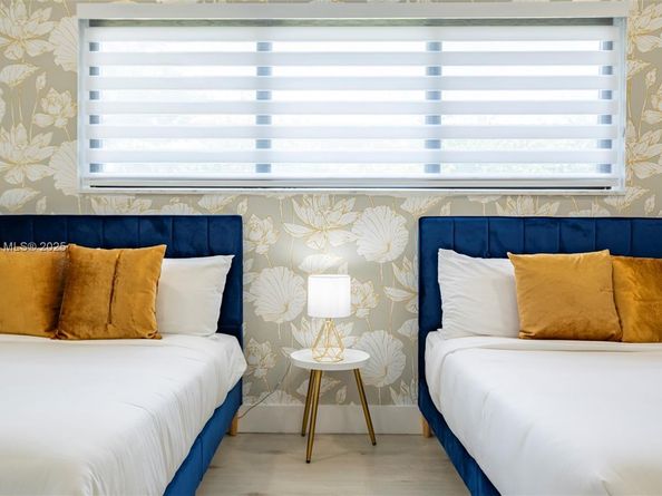 1141 N Northlake Dr, Hollywood FL 33019