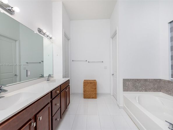 14952 SW 177th Ter, Miami FL 33187