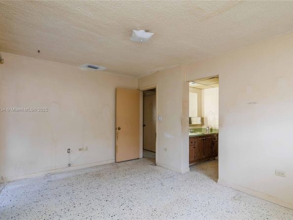 6723 SW 13th Ter, Miami FL 33144
