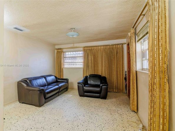 6723 SW 13th Ter, Miami FL 33144