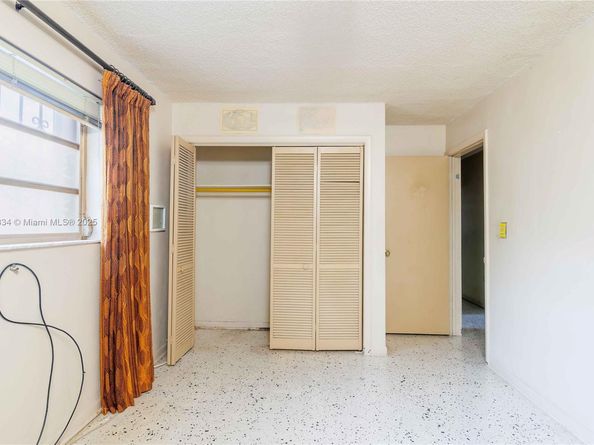 6723 SW 13th Ter, Miami FL 33144
