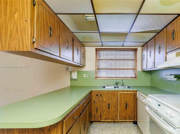 6723 SW 13th Ter, Miami FL 33144