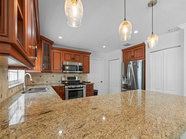 7322 SW 134th Pl, Miami FL 33183